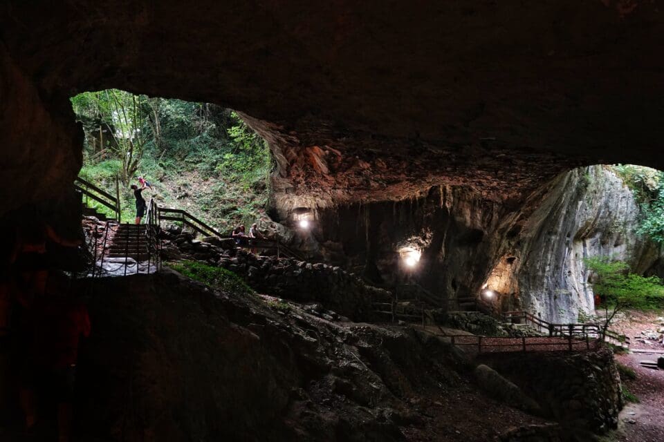 Qué visitar en el Valle del Baztán: las cuevas de Zugarramurdi