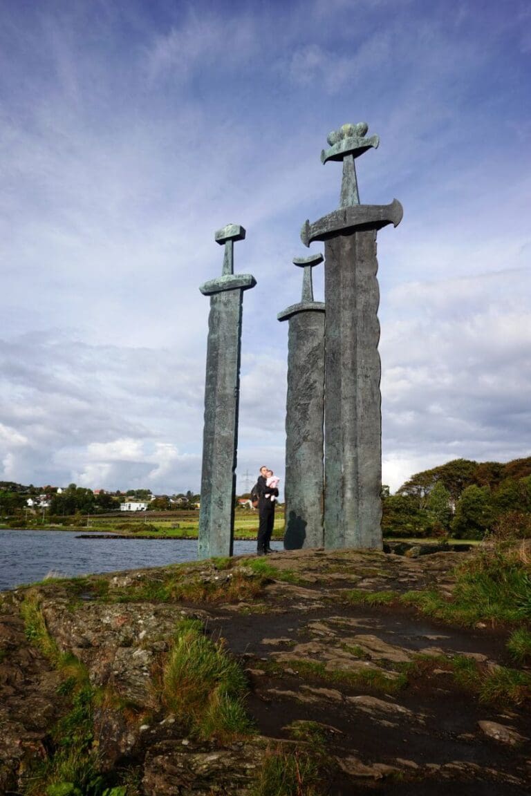 Stavanger: traslado desde Bergen y crucero por Lysefjord (10 y 11)