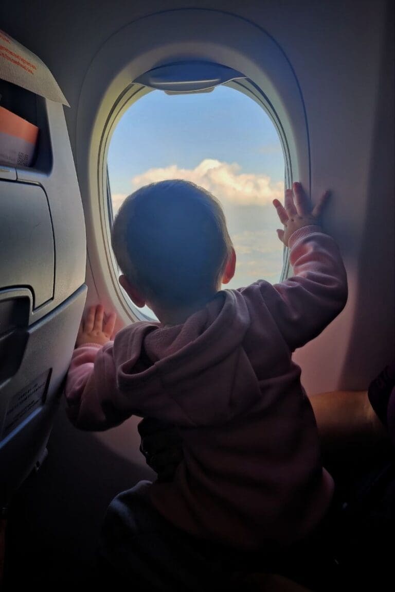 Viajar con un bebé de más de 6 meses: todo lo que nos hubiera gustado saber