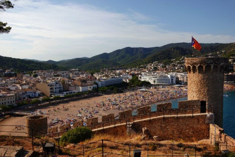 Tossa de Mar con niños: la playa masificada y la alternativa que encontramos en el Maresme